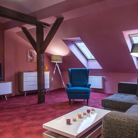 Spacious And Quiet Attic Flat In Centre Praha Exteriér fotografie