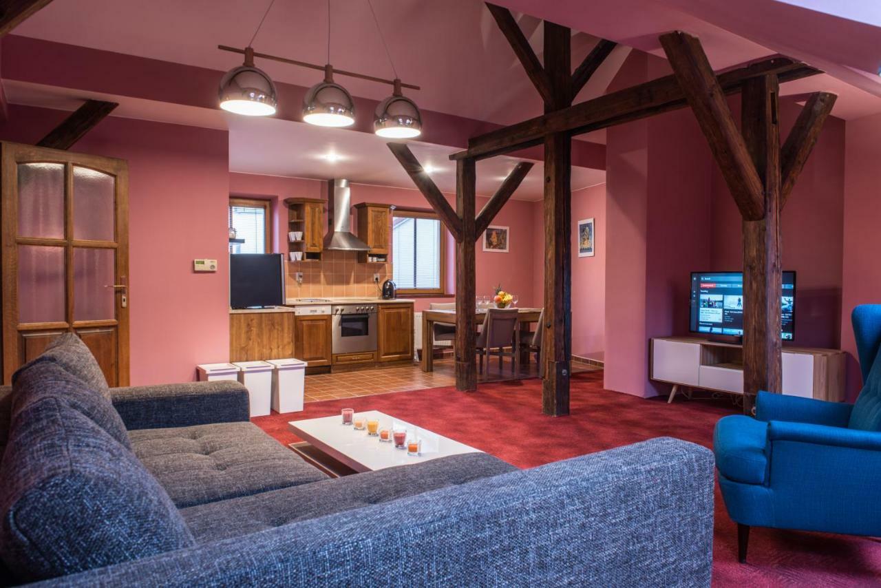 Spacious And Quiet Attic Flat In Centre Praha Exteriér fotografie