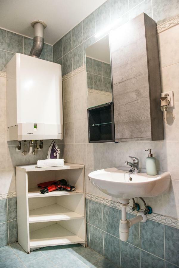 Spacious And Quiet Attic Flat In Centre Praha Exteriér fotografie