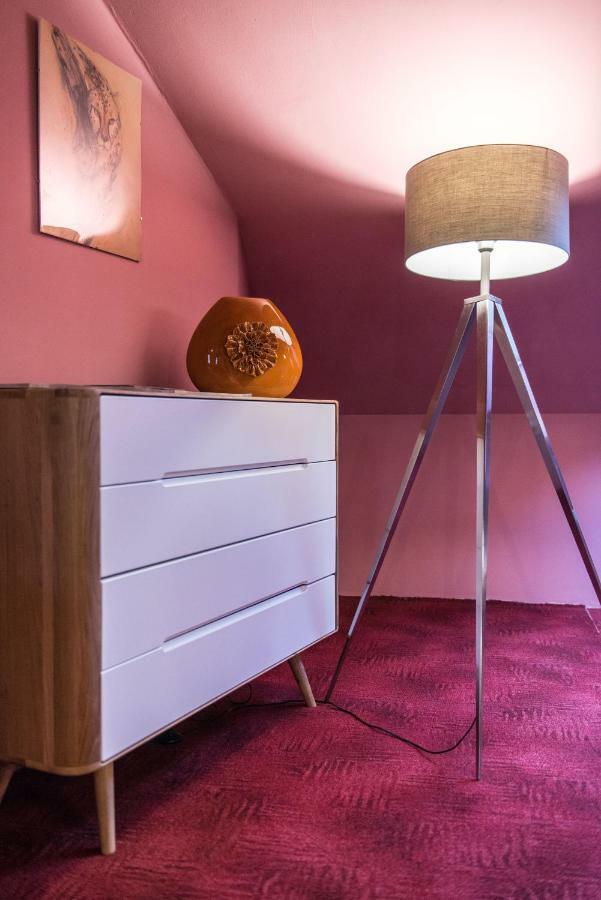 Spacious And Quiet Attic Flat In Centre Praha Exteriér fotografie